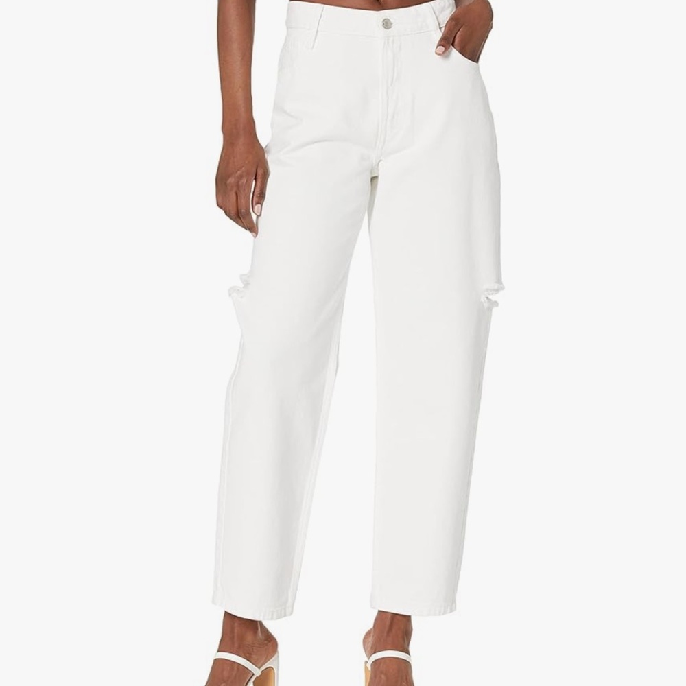 Elegant White Straight Leg Jeans
